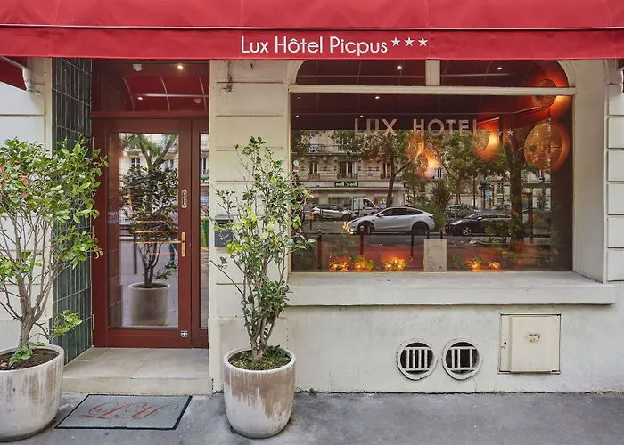 Hôtel LUX PICPUS Paris
